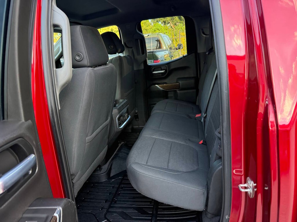 GMC Sierra 1500 Vehicle Full-screen Gallery Image 12