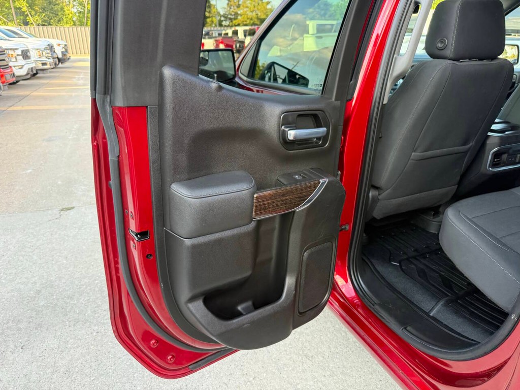 GMC Sierra 1500 Vehicle Full-screen Gallery Image 13