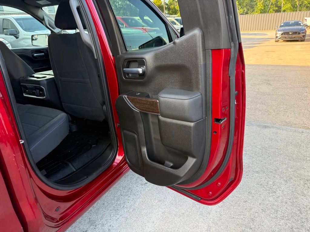 GMC Sierra 1500 Vehicle Full-screen Gallery Image 15
