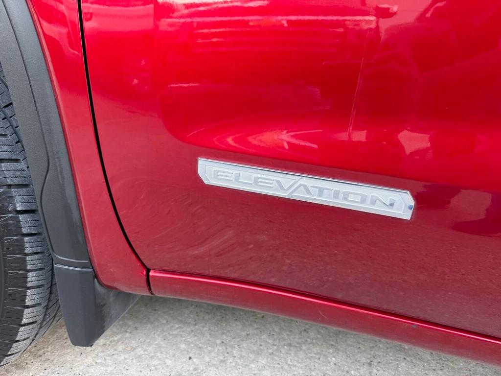 GMC Sierra 1500 Vehicle Full-screen Gallery Image 35