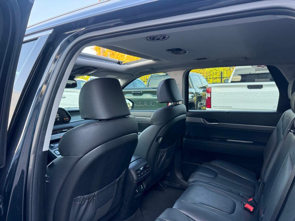 Hyundai Palisade Vehicle Full-screen Gallery Image 06