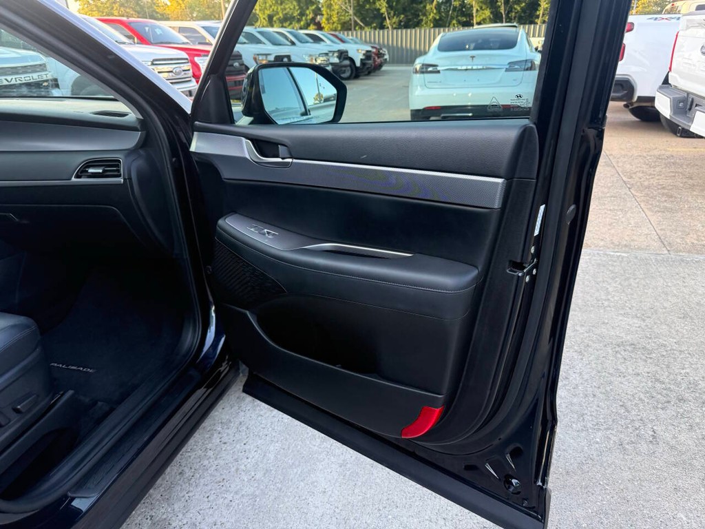 Hyundai Palisade Vehicle Full-screen Gallery Image 12