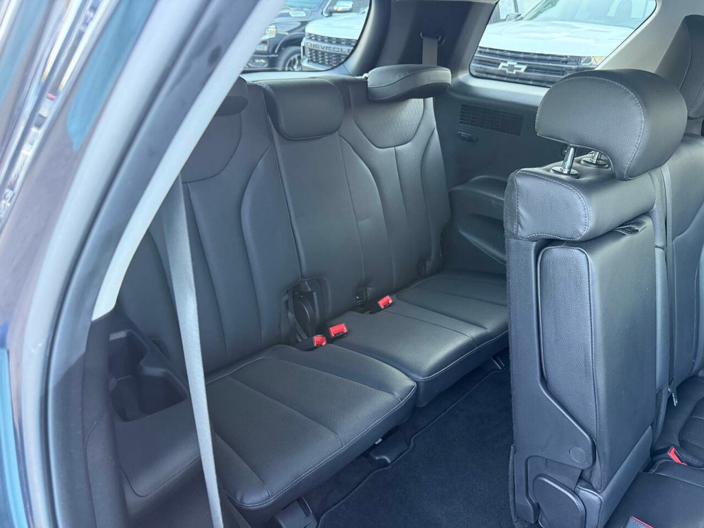 Hyundai Palisade Vehicle Full-screen Gallery Image 13