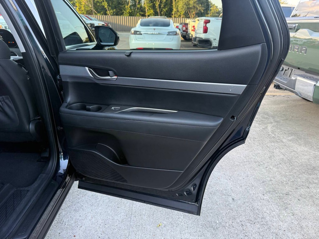 Hyundai Palisade Vehicle Full-screen Gallery Image 15