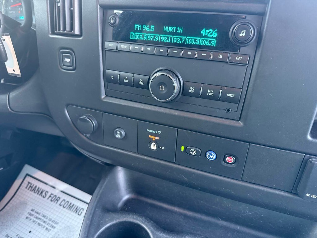 Chevrolet Express Vehicle Full-screen Gallery Image 20