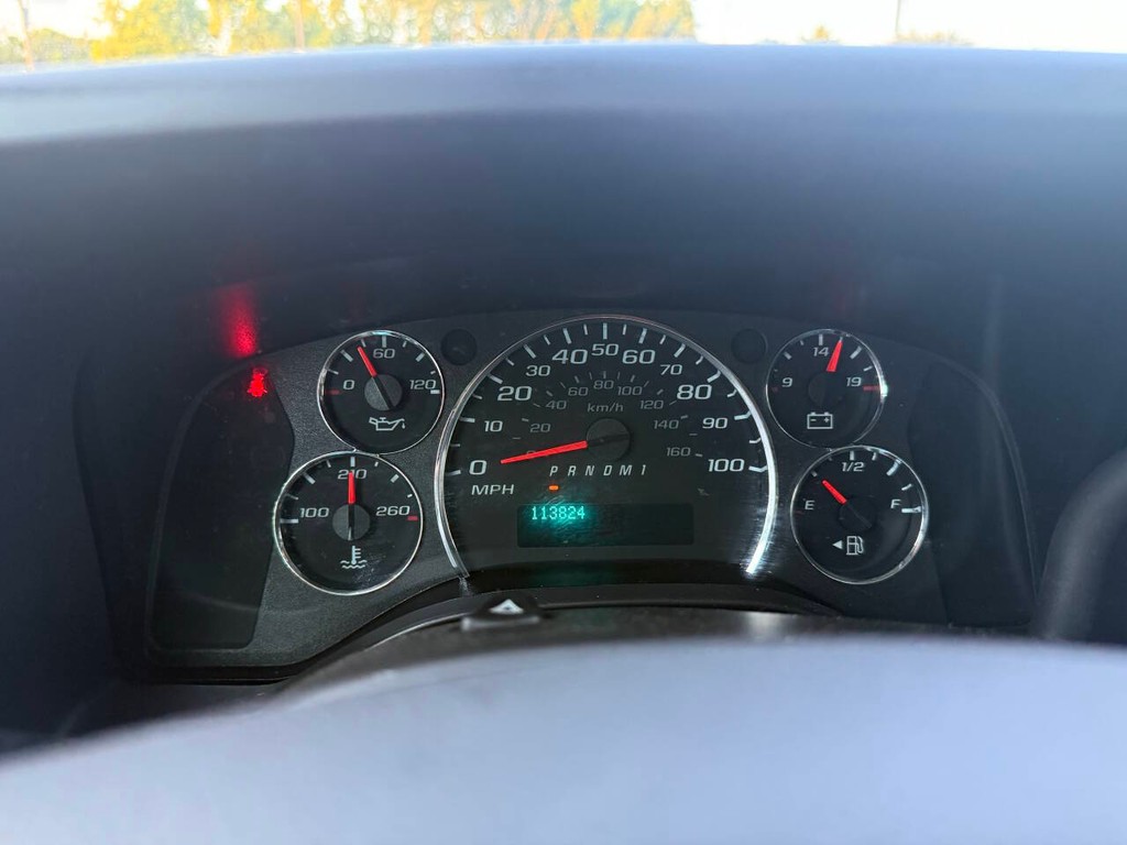 Chevrolet Express Vehicle Full-screen Gallery Image 23