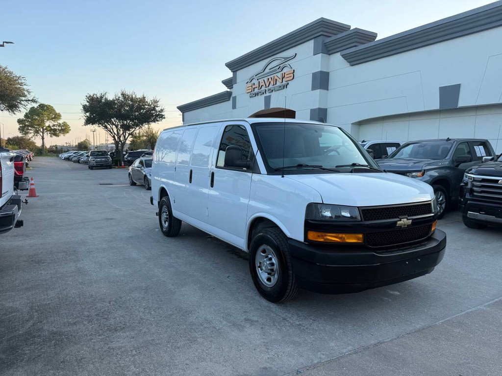 Chevrolet Express Vehicle Full-screen Gallery Image 35