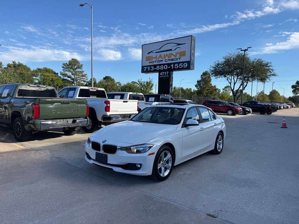 BMW 3 Series Vehicle Full-screen Gallery Image 03