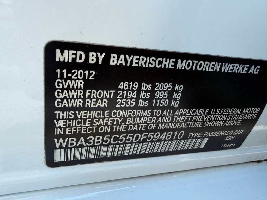 BMW 3 Series Vehicle Full-screen Gallery Image 34
