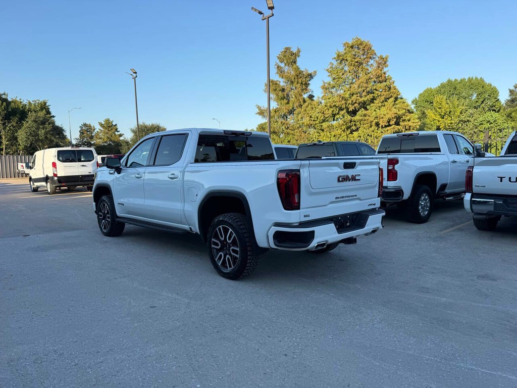 GMC Sierra 1500 Vehicle Full-screen Gallery Image 04