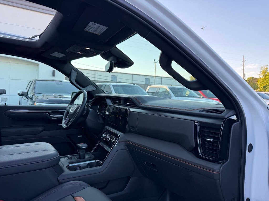 GMC Sierra 1500 Vehicle Full-screen Gallery Image 09