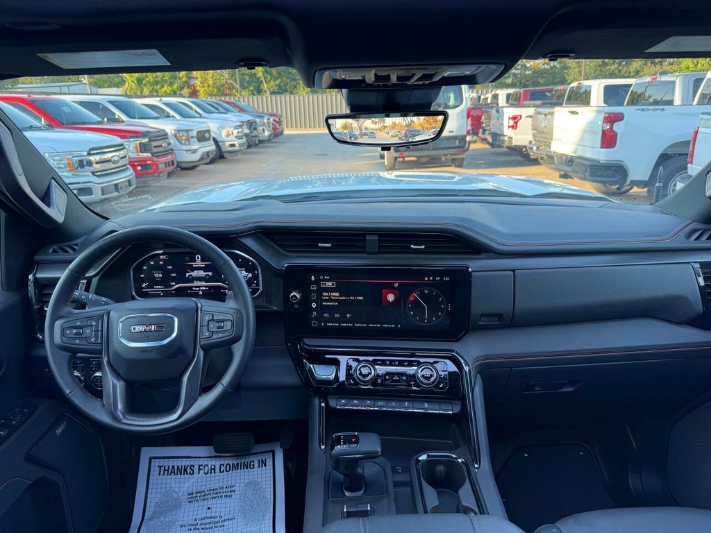 GMC Sierra 1500 Vehicle Full-screen Gallery Image 17