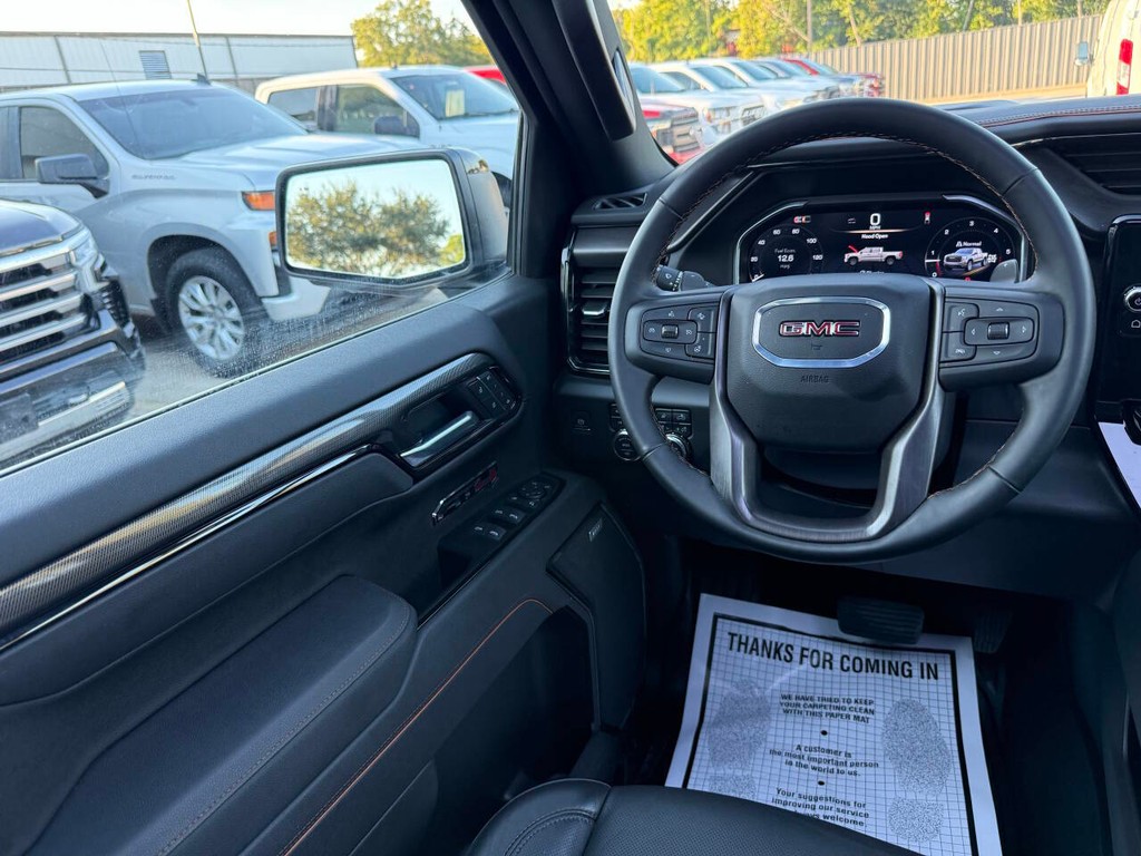 GMC Sierra 1500 Vehicle Full-screen Gallery Image 19