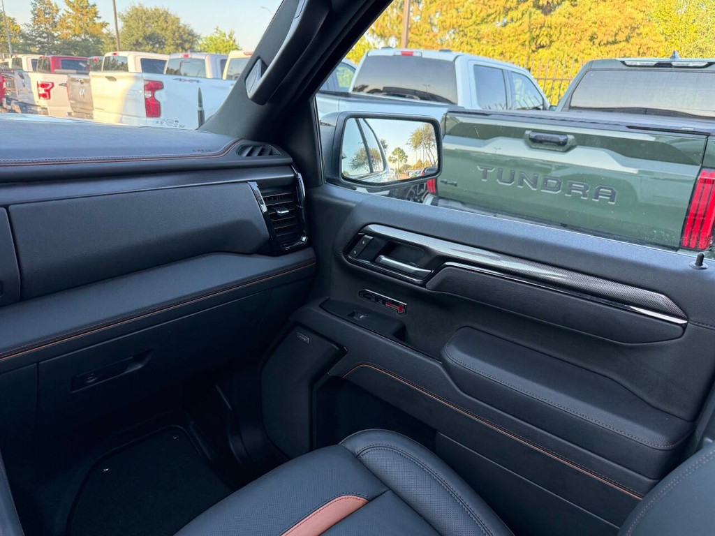 GMC Sierra 1500 Vehicle Full-screen Gallery Image 20