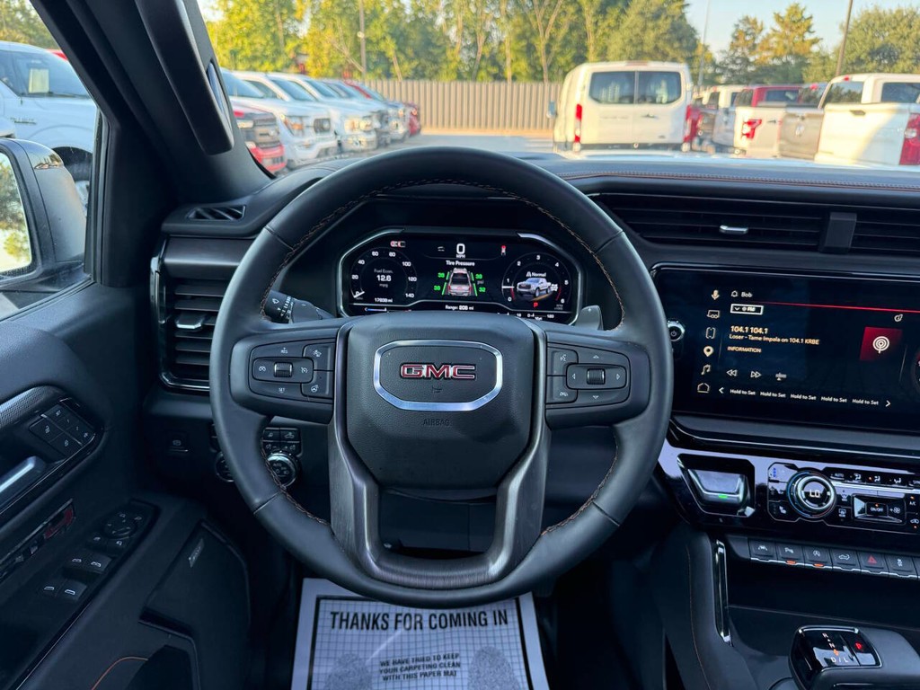 GMC Sierra 1500 Vehicle Full-screen Gallery Image 22