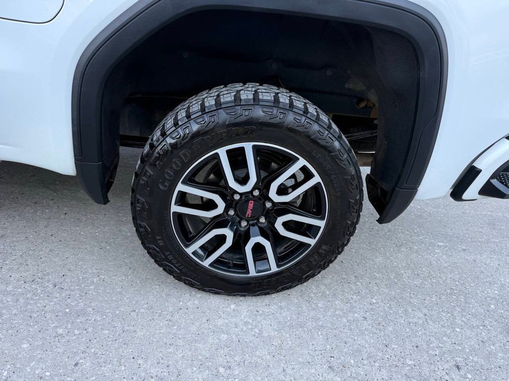 GMC Sierra 1500 Vehicle Full-screen Gallery Image 36