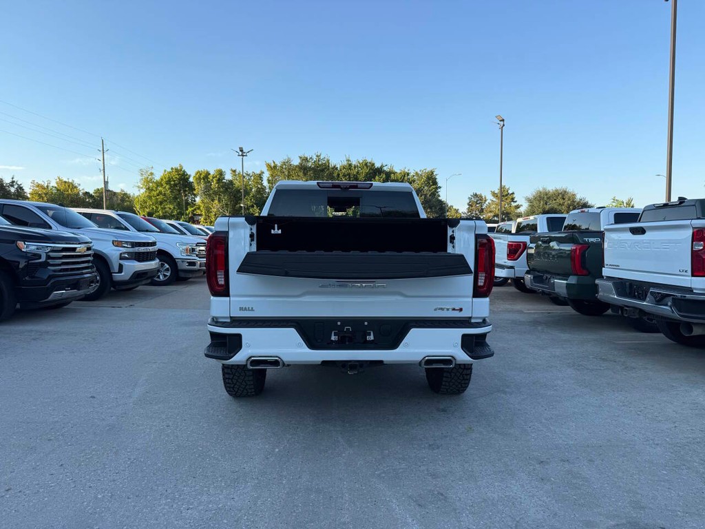 GMC Sierra 1500 Vehicle Full-screen Gallery Image 39