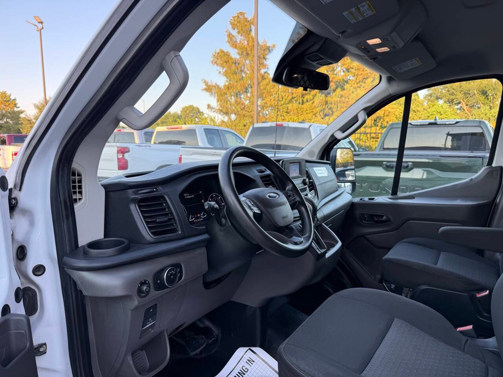 Ford Transit Cargo Van Vehicle Full-screen Gallery Image 06