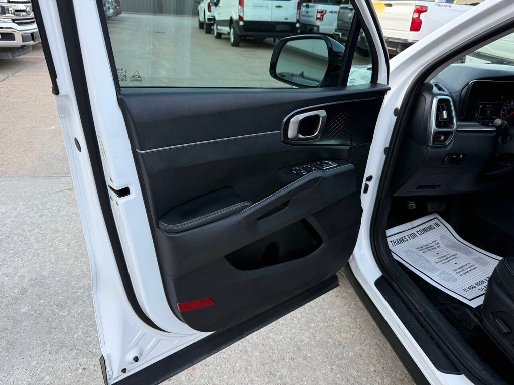 Kia Sorento Vehicle Full-screen Gallery Image 08