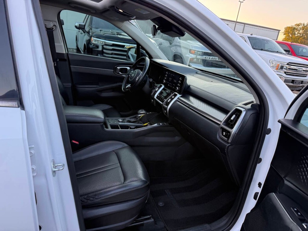 Kia Sorento Vehicle Full-screen Gallery Image 10