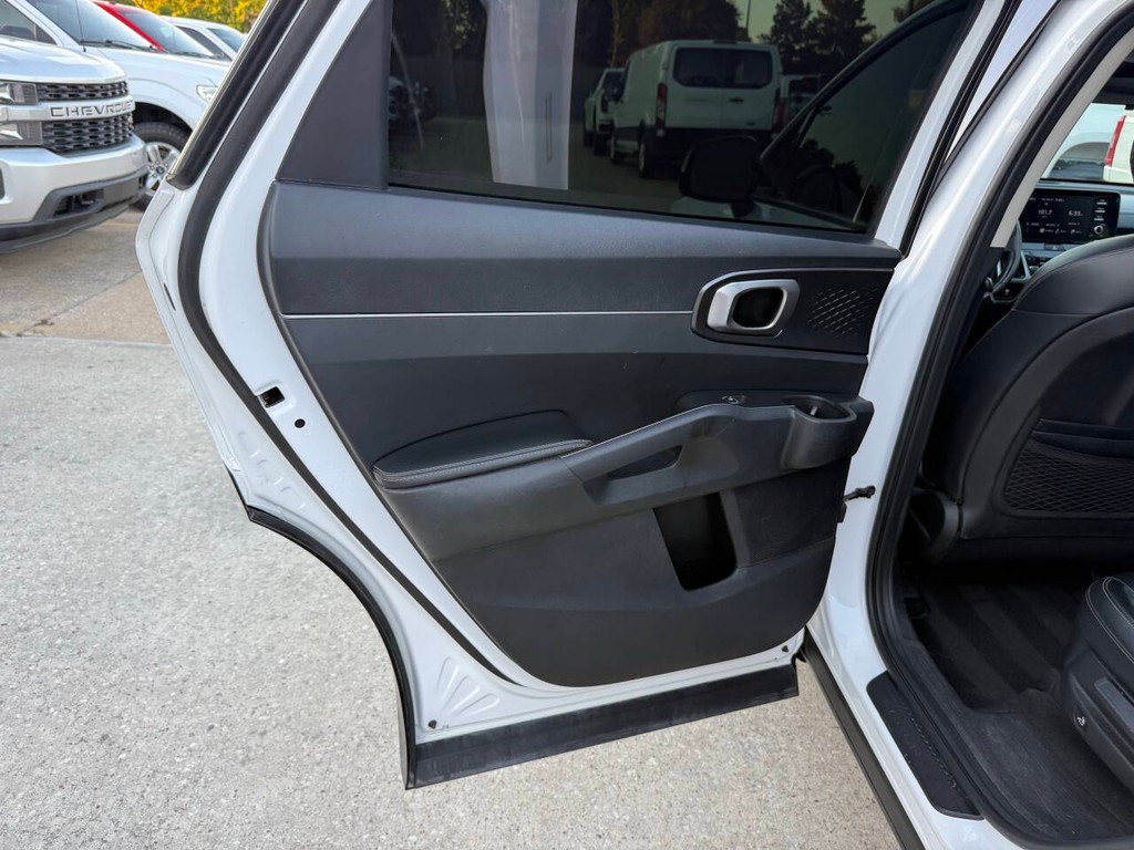 Kia Sorento Vehicle Full-screen Gallery Image 15
