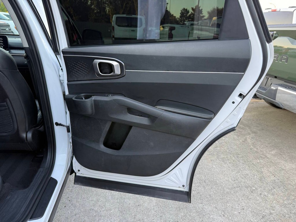 Kia Sorento Vehicle Full-screen Gallery Image 18