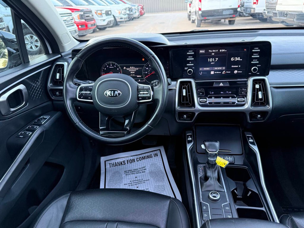 Kia Sorento Vehicle Full-screen Gallery Image 23
