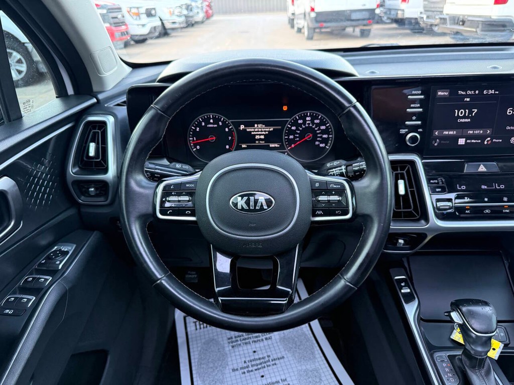 Kia Sorento Vehicle Full-screen Gallery Image 24