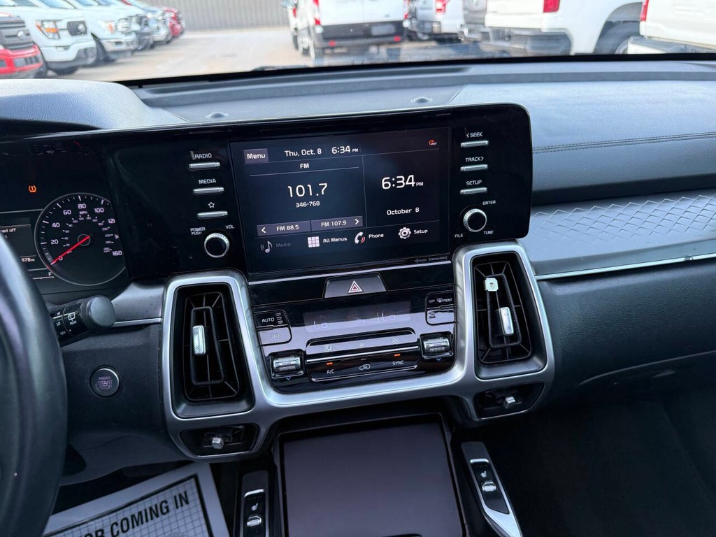 Kia Sorento Vehicle Full-screen Gallery Image 26