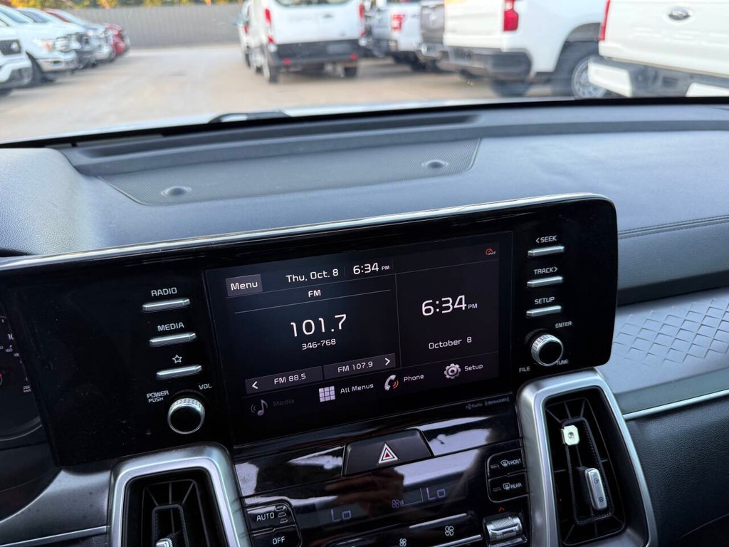 Kia Sorento Vehicle Full-screen Gallery Image 28