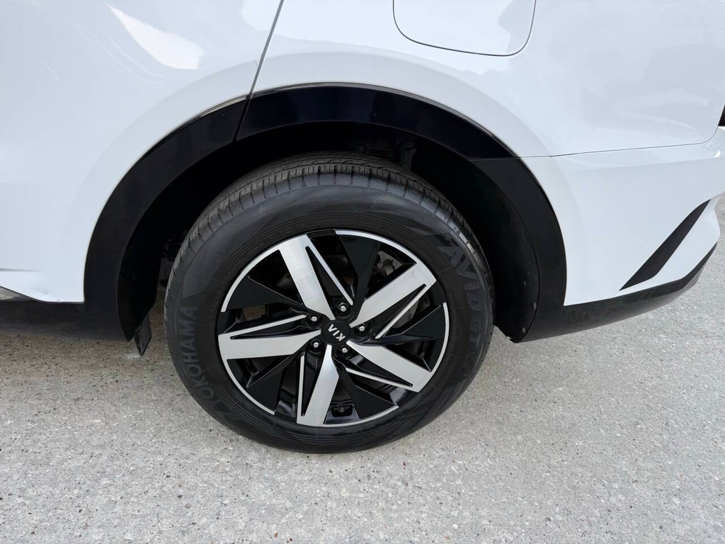 Kia Sorento Vehicle Full-screen Gallery Image 39