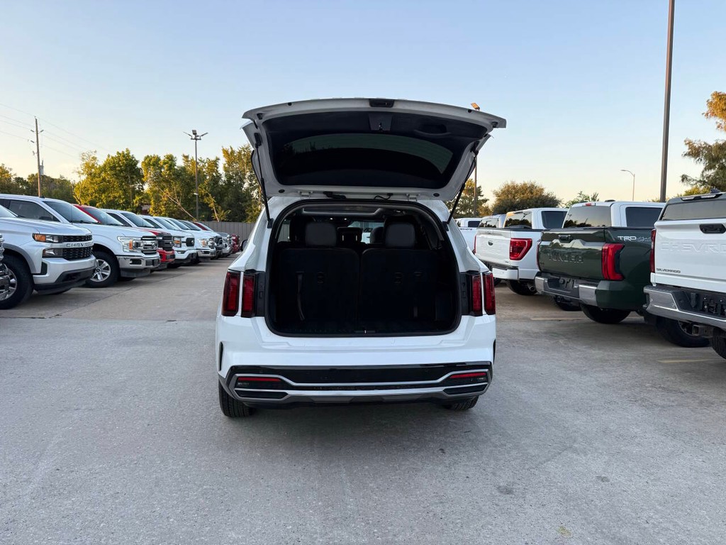 Kia Sorento Vehicle Full-screen Gallery Image 40
