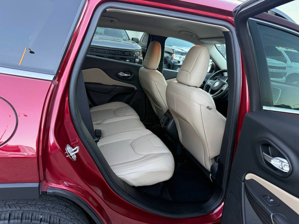 Jeep Cherokee Vehicle Full-screen Gallery Image 15