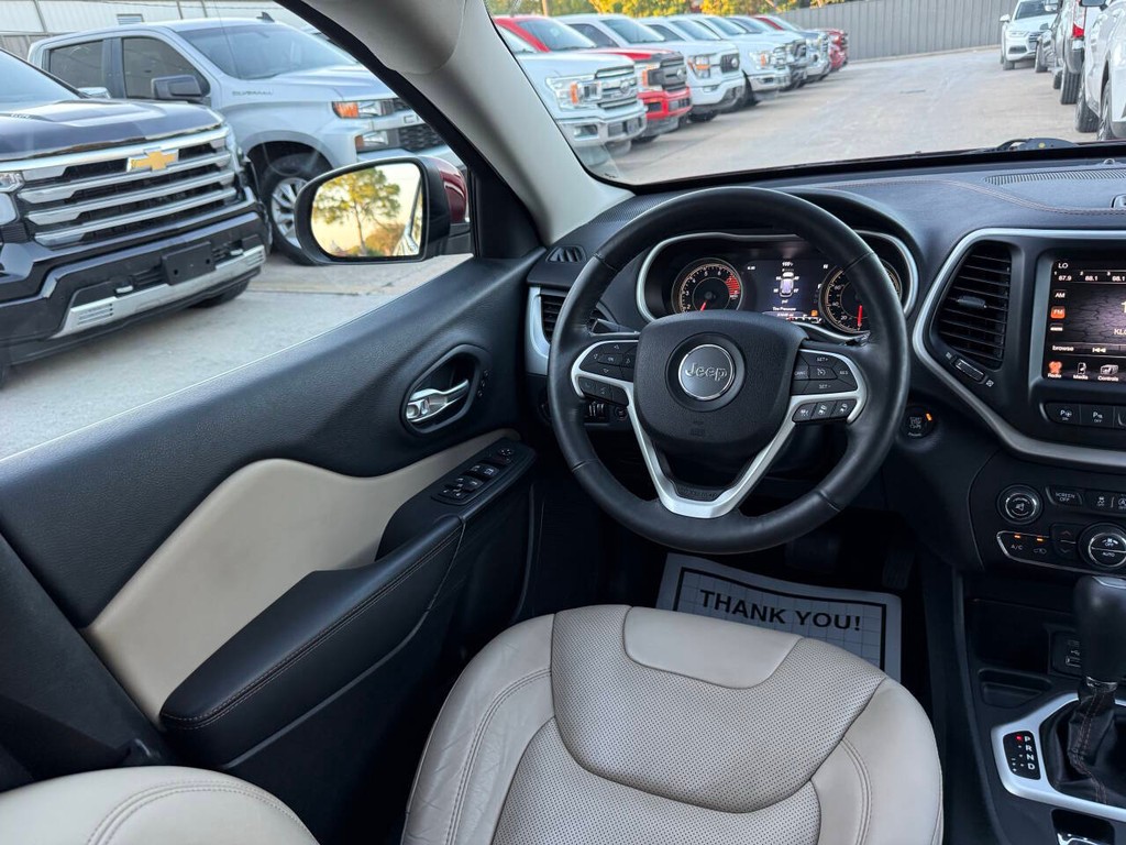 Jeep Cherokee Vehicle Full-screen Gallery Image 19