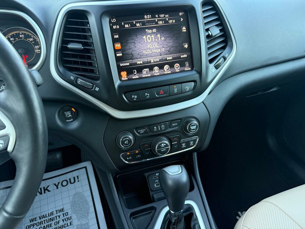 Jeep Cherokee Vehicle Full-screen Gallery Image 27