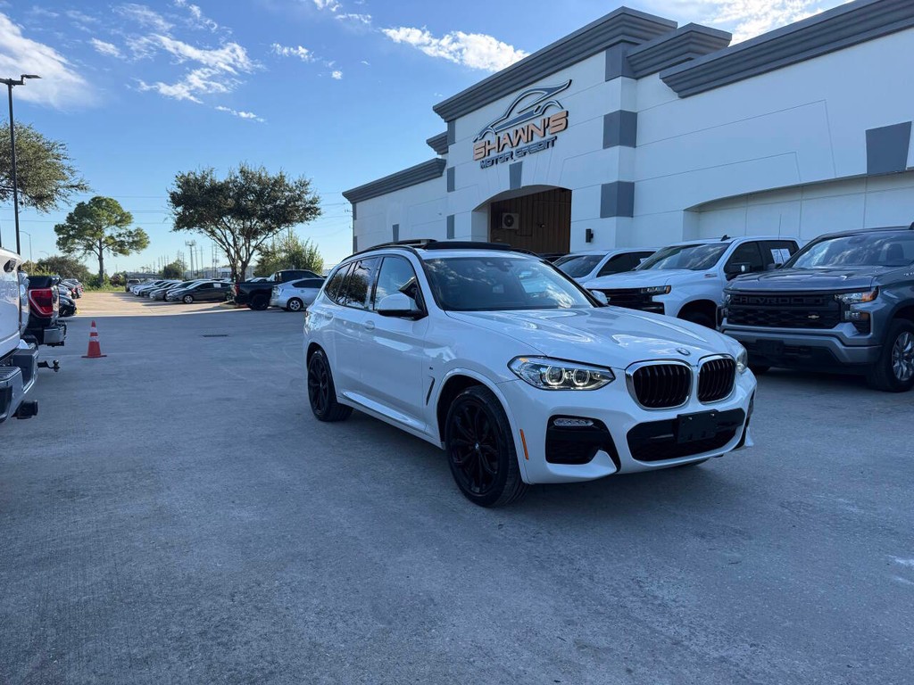 BMW X3 Vehicle Full-screen Gallery Image 02