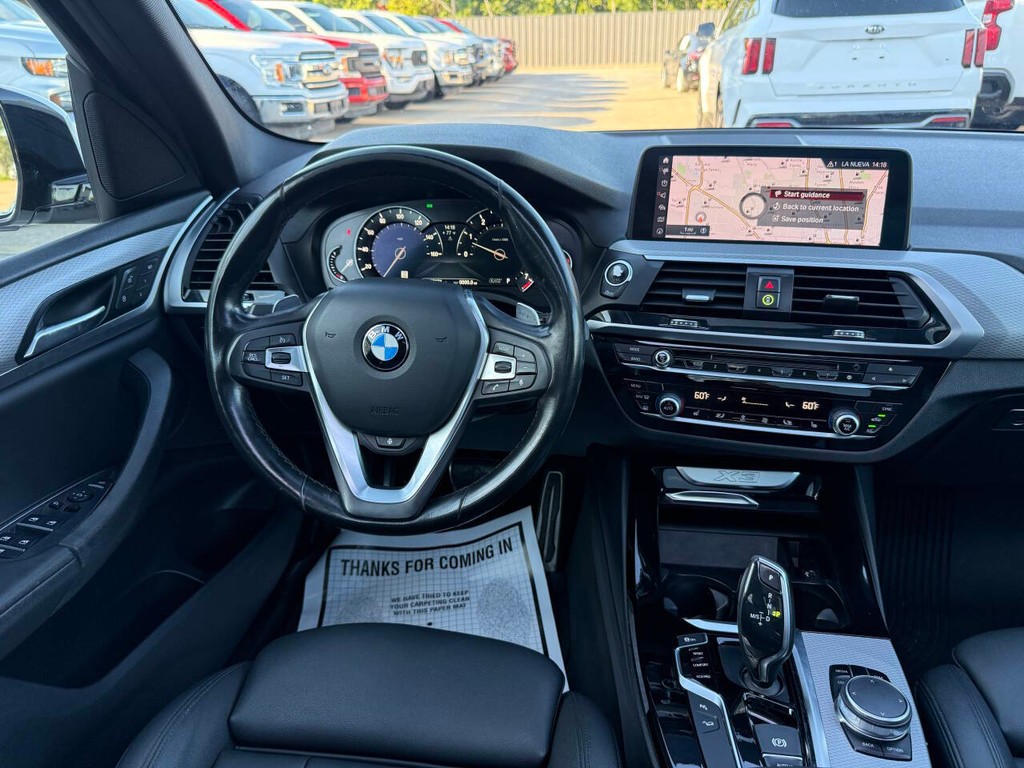 BMW X3 Vehicle Full-screen Gallery Image 21