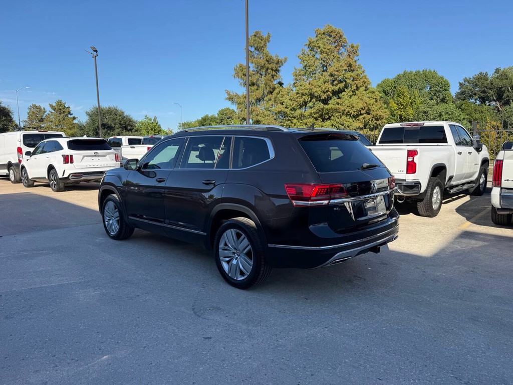Volkswagen Atlas Vehicle Full-screen Gallery Image 04