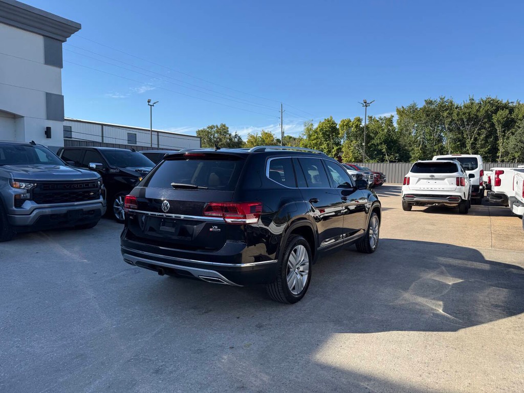 Volkswagen Atlas Vehicle Full-screen Gallery Image 05