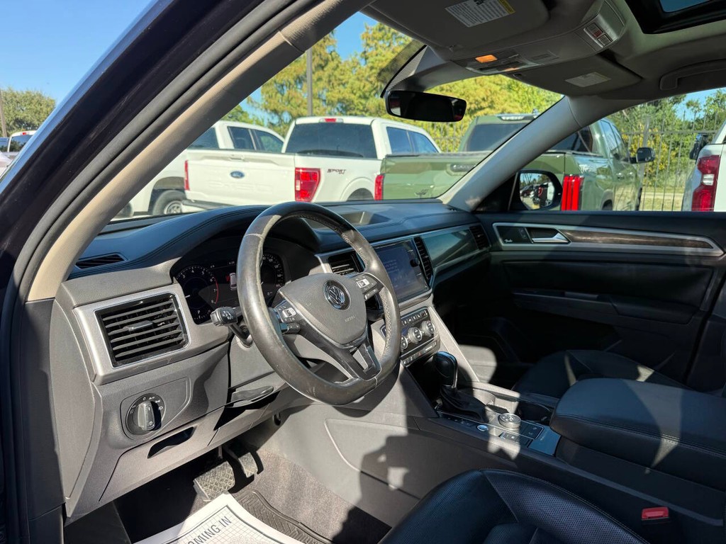 Volkswagen Atlas Vehicle Full-screen Gallery Image 06