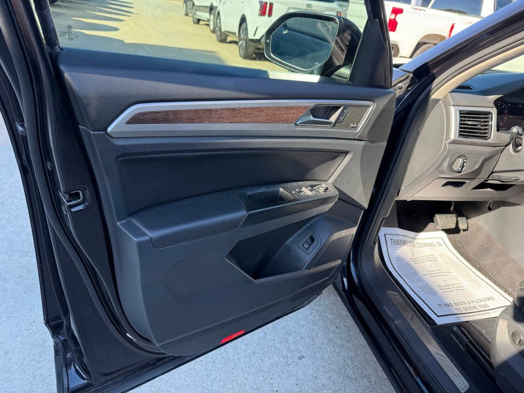 Volkswagen Atlas Vehicle Full-screen Gallery Image 08