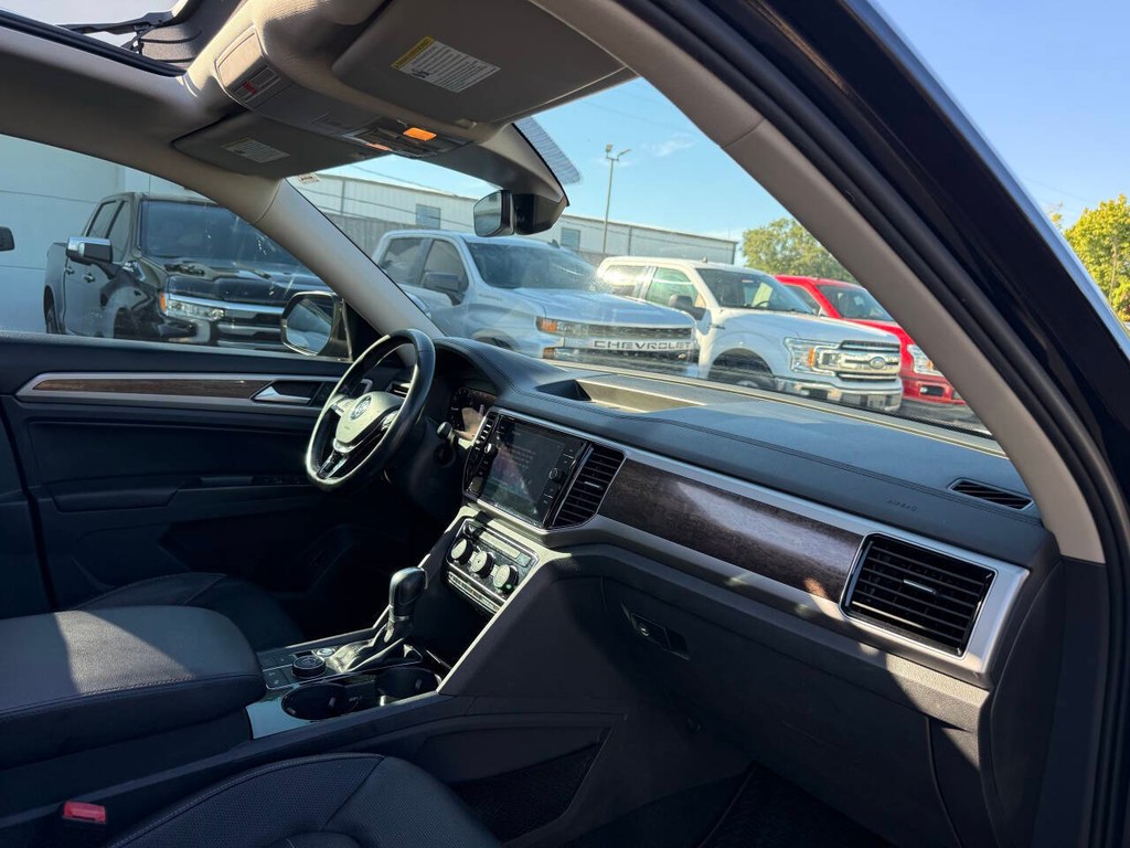 Volkswagen Atlas Vehicle Full-screen Gallery Image 09
