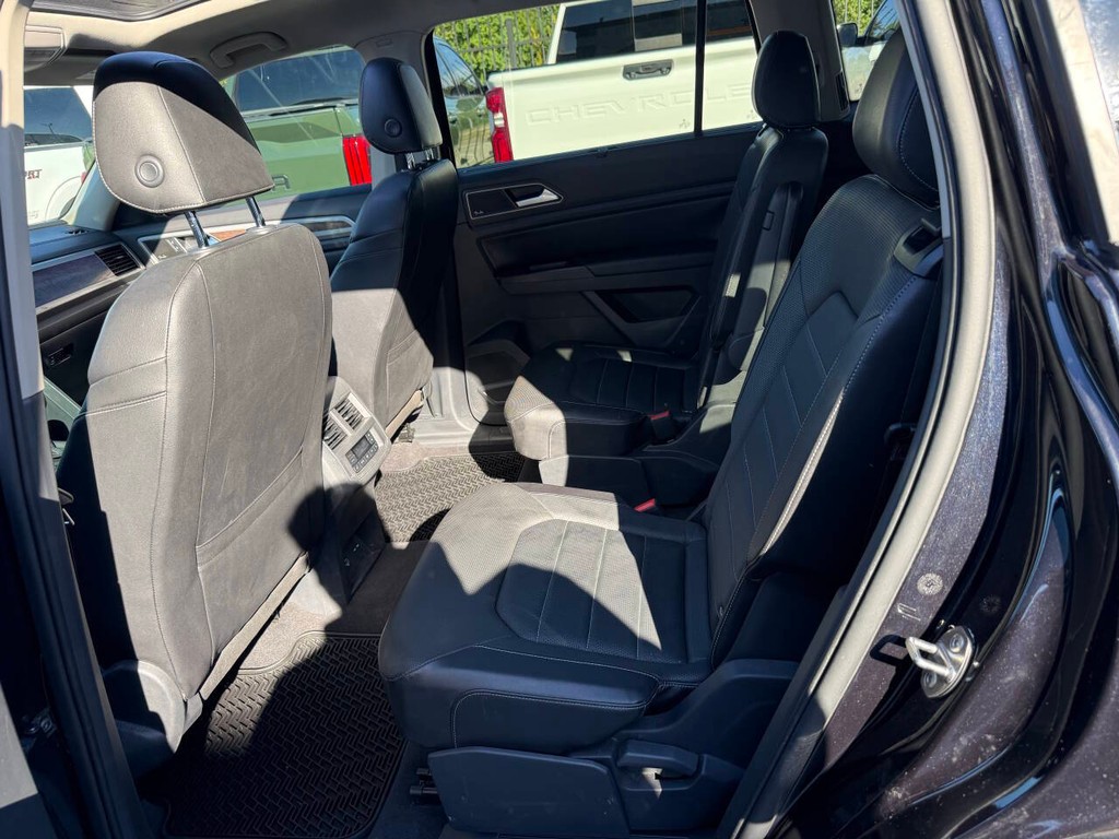Volkswagen Atlas Vehicle Full-screen Gallery Image 13