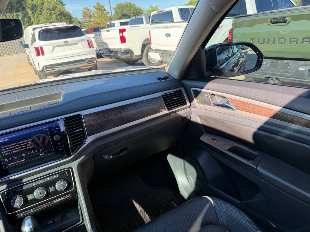 Volkswagen Atlas Vehicle Full-screen Gallery Image 22