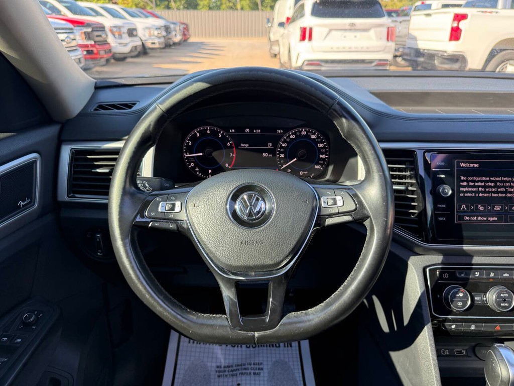 Volkswagen Atlas Vehicle Full-screen Gallery Image 24