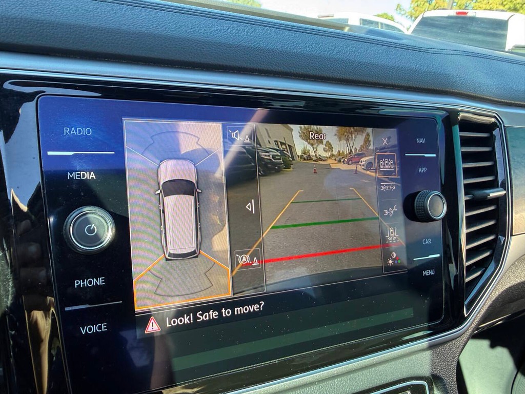Volkswagen Atlas Vehicle Full-screen Gallery Image 28