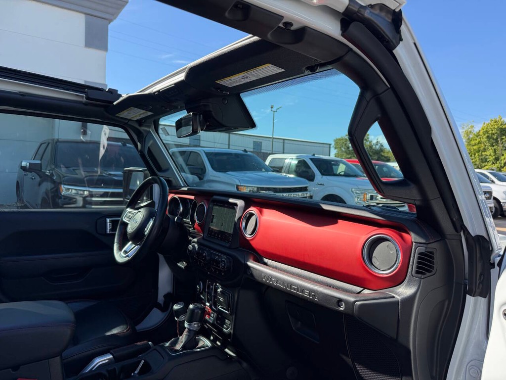 Jeep Wrangler Unlimited Vehicle Full-screen Gallery Image 09
