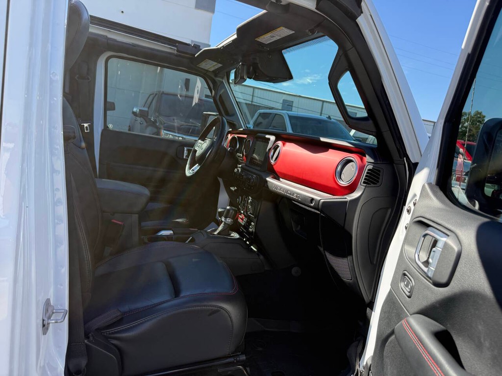 Jeep Wrangler Unlimited Vehicle Full-screen Gallery Image 10