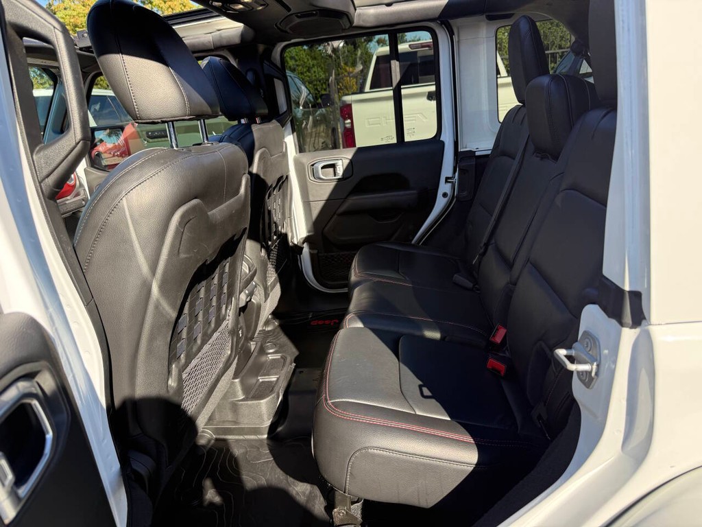 Jeep Wrangler Unlimited Vehicle Full-screen Gallery Image 13