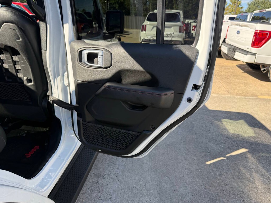 Jeep Wrangler Unlimited Vehicle Full-screen Gallery Image 16
